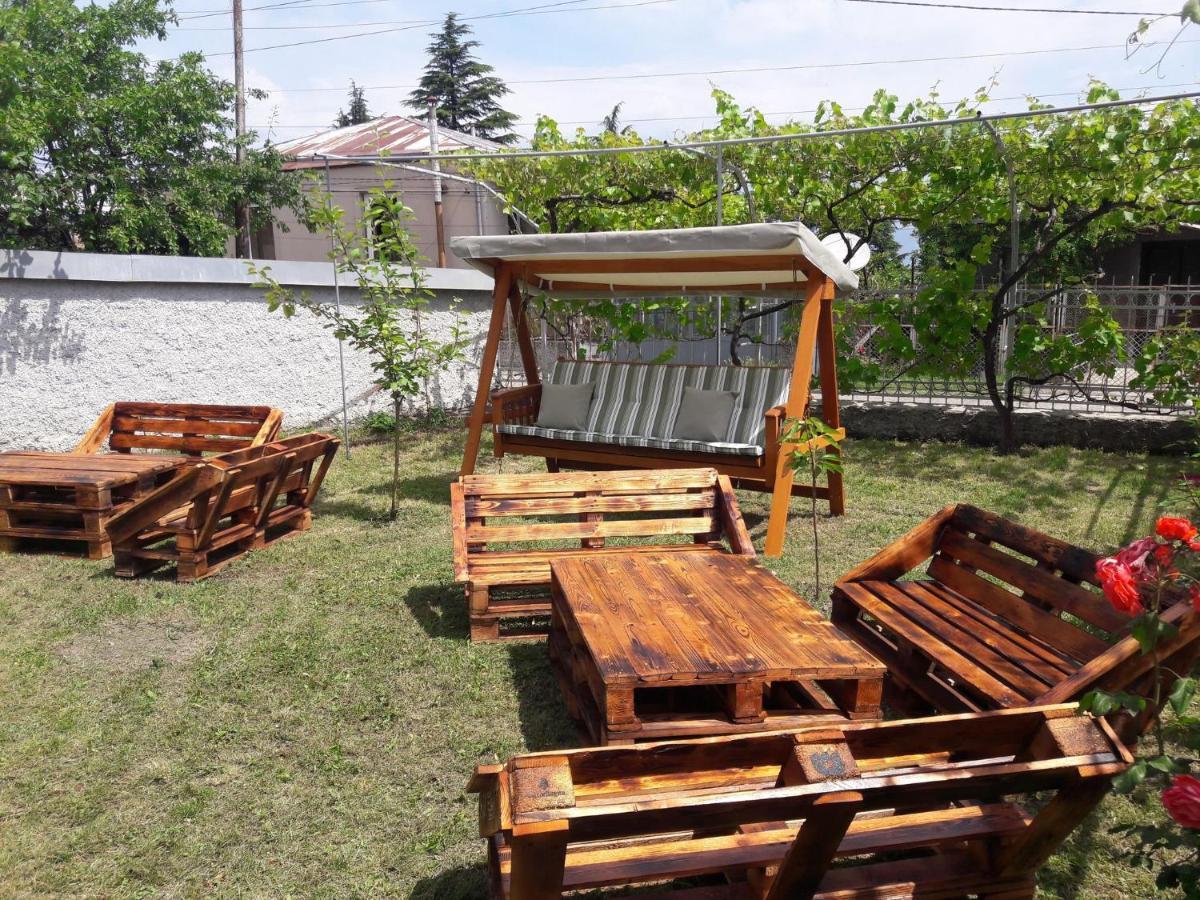 Guest House "Old House" Telavi Exterior photo